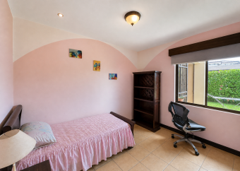 Single-story house for sale in the Las Vueltas condominium within Ciudad Hacienda Los Reyes in La Gu