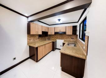 CASA EN VENTA  RESIDENCIAL MONSERRAT  TRES RÍOS, CARTAGO