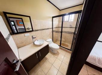 CASA EN VENTA  RESIDENCIAL MONSERRAT  TRES RÍOS, CARTAGO