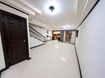 CASA EN VENTA  RESIDENCIAL MONSERRAT  TRES RÍOS, CARTAGO