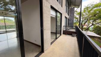 Se alquila casa en Piedades Santa Ana 27-132