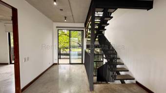 Se alquila casa en Piedades Santa Ana 27-132
