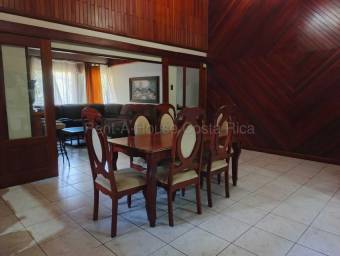Se vende casa en Uruca Santa Ana 26-1971
