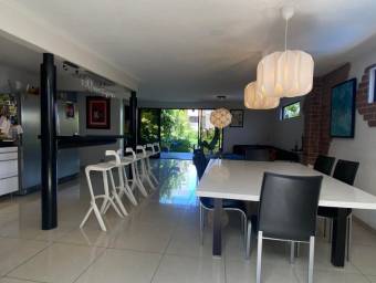 Se vende casa en Escazú Centro 26-478