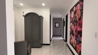 Se vende casa en San Rafael Escazú 26-710