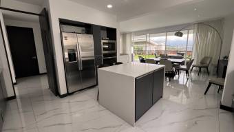 Se vende casa en San Rafael Escazú 26-710