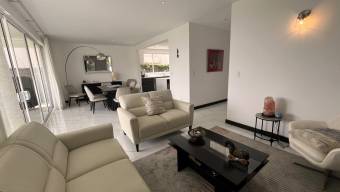 Se vende casa en San Rafael Escazú 26-710