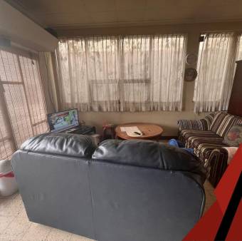 Venta de propiedad comercial con uso mixto y alto potencial #27-302 GS
