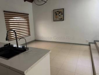 Venta de casa moderna con acabados de lujo y seguridad 24/7 #27-310 GS