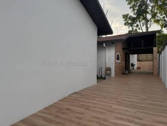Venta de casa moderna con acabados de lujo y seguridad 24/7 #27-310 GS