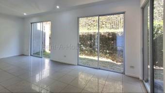 Alquiler de Apartamento Amplio y Moderno en Curridabat #27-307 GS