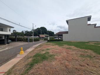 Se vende lote en Uruca Santa Ana 27-92