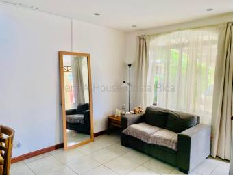 Venta de casa en condominio con terraza y seguridad #27-312 GS
