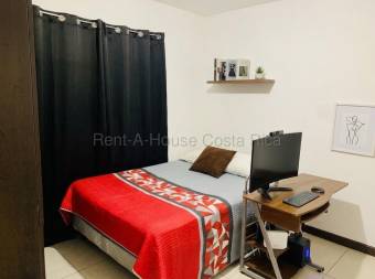 Venta de Apartamento en Alajuelita con Excelente Ubicación #27-306 GS