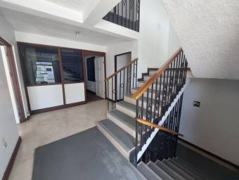 Venta de Edificio de 3 PISOS en Catedral-San José. RAH 27-375 Venta de Edificio de 3 PISOS en Catedral-San José. RAH 27-375