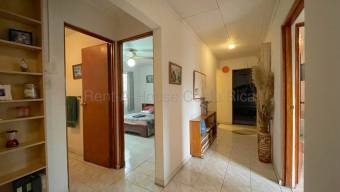 Venta de Casa Esquinera de una Planta en San Rafael de Escazú. RAH 27-289