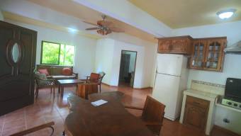 SE VENDE CASA CON PISCINA Y GRAN POTENCIAL DE INVERSION CERCA DEL MAR
