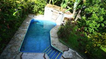 SE VENDE CASA CON PISCINA Y GRAN POTENCIAL DE INVERSION CERCA DEL MAR