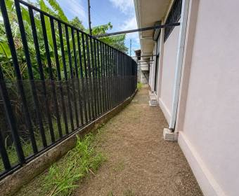 Commercial building for sale on Calle Meza, Alajuela.