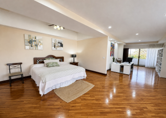 Casa independiente de 2 plantas a la venta en La Caraña, Piedades de Santa Ana