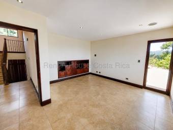 Venta de Casa de Lujo en Ciudad Colón. RAH 27-325