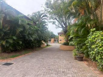Venta de Apartamento en Mora-Colón. RAH 27-323