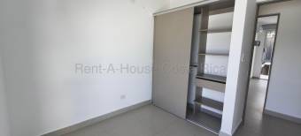Se alquila apartamento en Piedades Santa Ana 27-65
