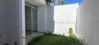 Se alquila apartamento en Piedades Santa Ana 27-65