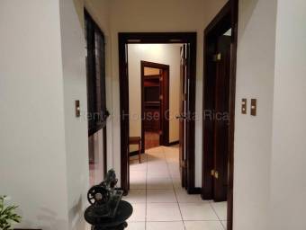 Se alquila casa en La Ribera Belén 27-379
