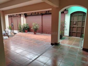 Se alquila casa en La Ribera Belén 27-379
