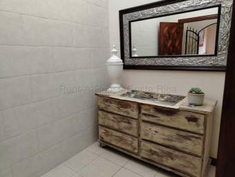 Se alquila casa en La Ribera Belén 27-379