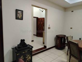 Se alquila casa en La Ribera Belén 27-379
