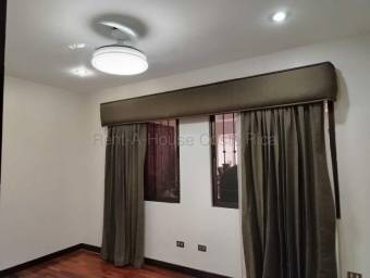 Se alquila casa en La Ribera Belén 27-379