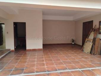 Se alquila casa en La Ribera Belén 27-379