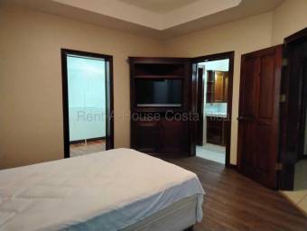 Se alquila casa en La Ribera Belén 27-379