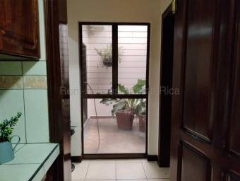 Se alquila casa en La Ribera Belén 27-379