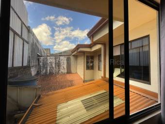 Se vende casa en Zapote San José 26-1913