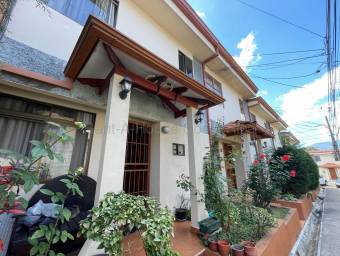 Se vende casa en Zapote San José 26-1913