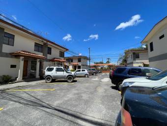 Se vende casa en Zapote San José 26-1913