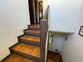 Se vende casa en Zapote San José 26-1913