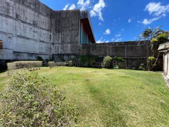 Se vende casa en Zapote San José 26-1913