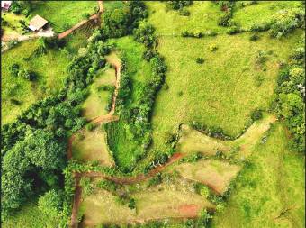 SE VENDE QUINTA CON ARROYO NATURAL Y VISTAS PANORAMICAS