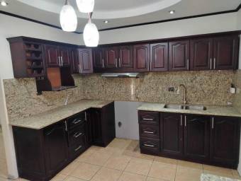 Venta de Casa en Mercedes de Heredia. RAH 27-404 Venta de Casa en Mercedes de Heredia. RAH 27-404