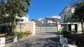 Vendo Apartamento en Condominio Veredas del Río  Santa Ana, San José 