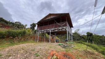 VENTA DE CABAÑA DE MONTAÑA EN MIRAVALLES, PEREZ ZELEDON VISTA PANORAMICA Y POTENCIAL AIRBNB