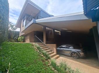 Se vende linda casa en Ayarco, Curridabat