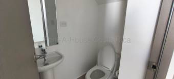 Se alquila apartamento en Piedades Santa Ana 27-65