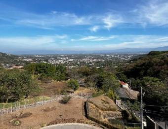 Se alquila apartamento en Santa Ana San José 26-2125
