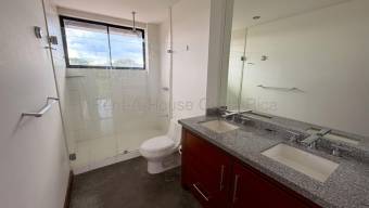 Venta de Casa de 3 Niveles en Piedades de Santa Ana. RAH 27-132 Venta de Casa de 3 Niveles en Piedades de Santa Ana. RAH 27-132