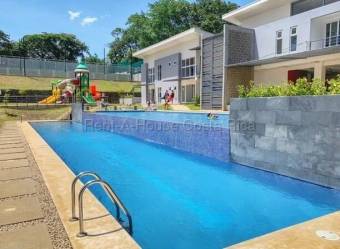  Venta de Casa en Condominio Hacienda Colón. RAH 26-2134 
